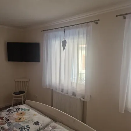 Im Weingut Kraemerhof Apartman Heuchelheim-Klingen